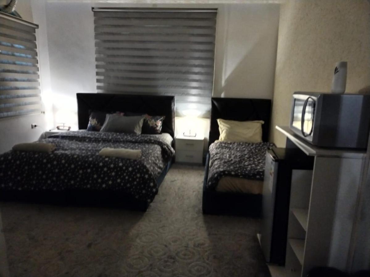 Cardostudio Hotel Jarash Buitenkant foto